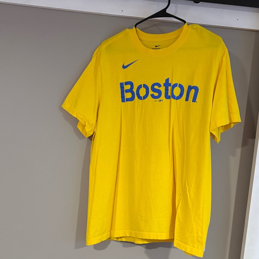 Nike Men's Yellow Boston Tee